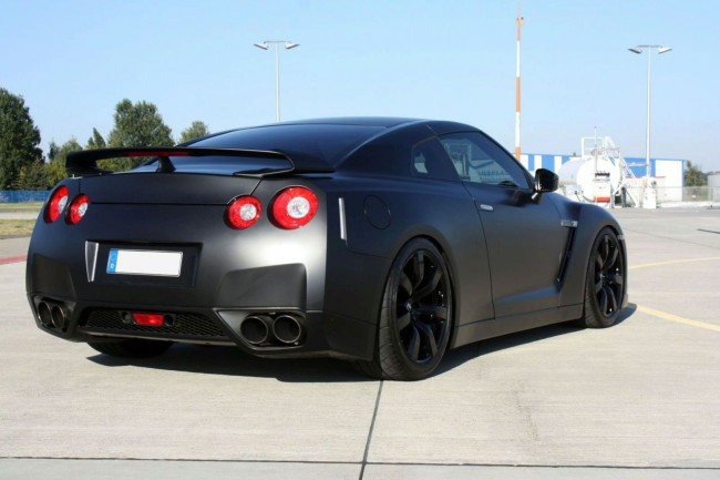 Фото Nissan GT-R Black Edition