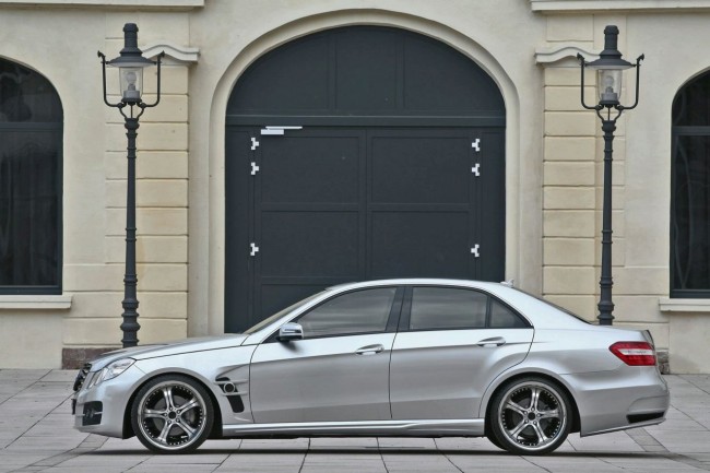 Обои Mercedes E-Class 2010 W212