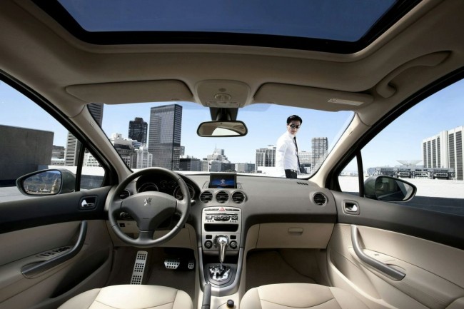 Салон Peugeot 408 фото
