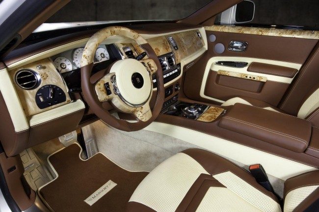 В салоне Rolls-Royce Ghost от ателеь Mansory