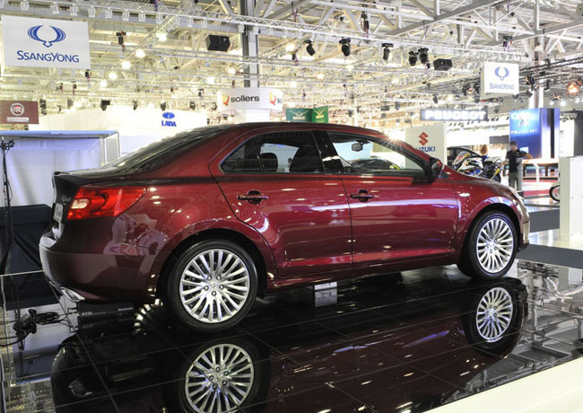 Фото седана Suzuki Kizashi в Москве