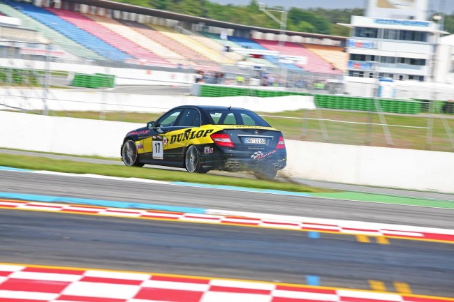 Mercedes C63 AMG Dunlop-Performance на Хоккенхайме