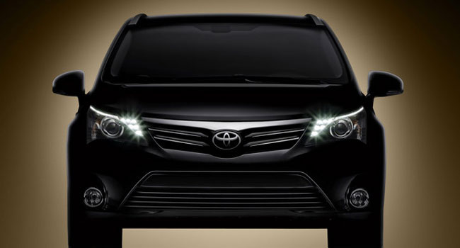 Toyota показала фото обновленного Avensis 2012 Toyota показала фото обновленного Avensis 2012