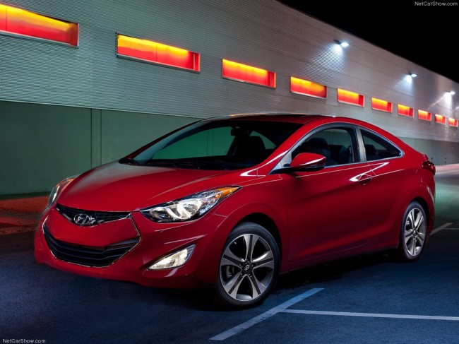 Hyundai Elantra Coupe дебютировал в Чикаго Hyundai Elantra Coupe дебютировал в Чикаго