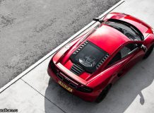 Суперкар McLaren MP4-12C