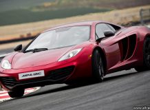 McLaren MP4-12C фото