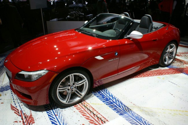 BMW Z4 sDrive35is дебютировала на автосалоне в Детройте BMW Z4 sDrive35is дебютировала на автосалоне в Детройте