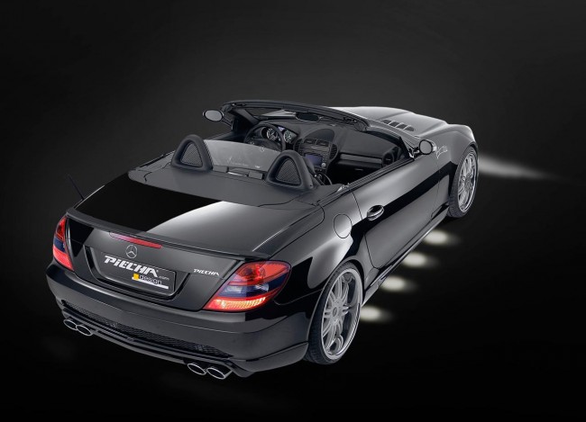 Тюнеры из ателье Piecha Design предлагают светодиодную подсветку порогов на Mercedes SLK Тюнеры из ателье Piecha Design предлагают светодиодную подсветку порогов на Mercedes SLK