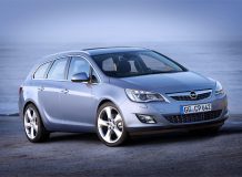 Opel Astra Sports Tourer 2011