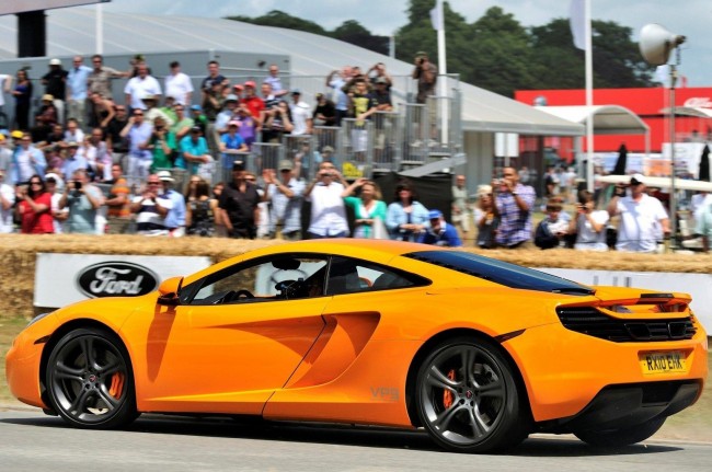 Мировой дебют суперкра Mclaren MP4-12C состоялся на фестивале скорости в Гудвуде Мировой дебют суперкра Mclaren MP4-12C состоялся на фестивале скорости в Гудвуде