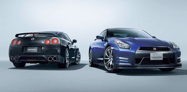 Первые фото обновленного суперкара Nissan GT-R 2012 Первые фото обновленного суперкара Nissan GT-R 2012