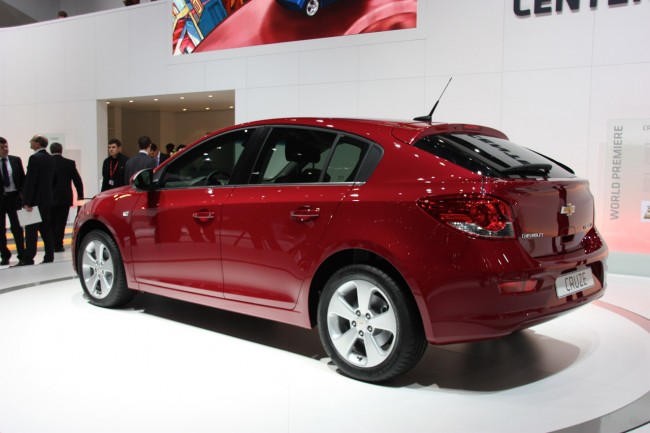 В Женеве Chevrolet официально представил Cruze хэтчбек В Женеве Chevrolet официально представил Cruze хэтчбек