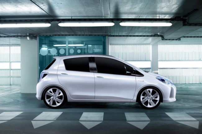 Toyota выставила в Женеве Yaris HSD Concept Toyota выставила в Женеве Yaris HSD Concept