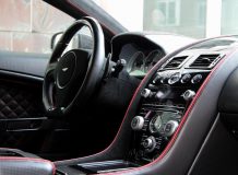 Фото салона Aston Martin DBS Superior Black