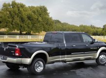 Огромный пикап Dodge Ram Long-Hauler фото
