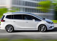 Opel Zafira Tourer 2017 фото