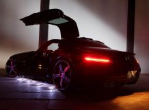 Пороги с подсветкой на Mercedes SLS