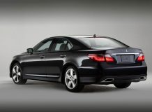 Фото седана Lexus LS 460 в версии Touring Edition