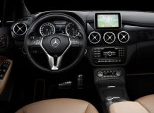 Интерьер нового Mercedes B-Class 2012