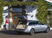 Π€ΠΎΡΠΎ Opel Insignia ΡΠ½ΠΈΠ²Π΅ΡΡΠ°Π»