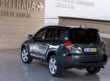 Toyota RAV4 3 фото