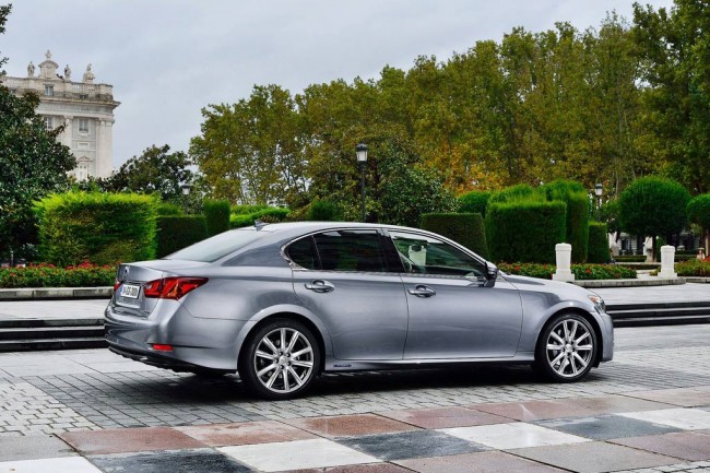 Гибридный Lexus GS 300h Гибридный Lexus GS 300h