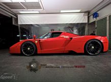 Фото Ferrari Enzo на дисках от ADV.1