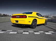 Фото Додж Челленджер SRT8 392 Yellow Jacket