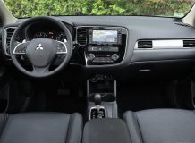 Фото салона Mitsubishi Outlander 2012