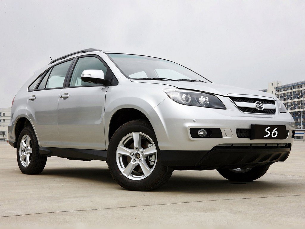 Машина byd фото