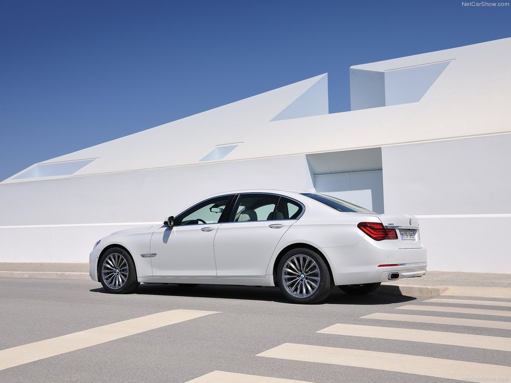 Bmw 7 2013 года