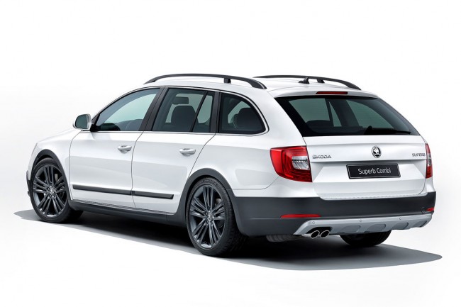 Skoda Superb Combi Outdoor фото Skoda Superb Combi Outdoor фото
