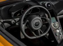 Салон McLaren MP4-12C Spider