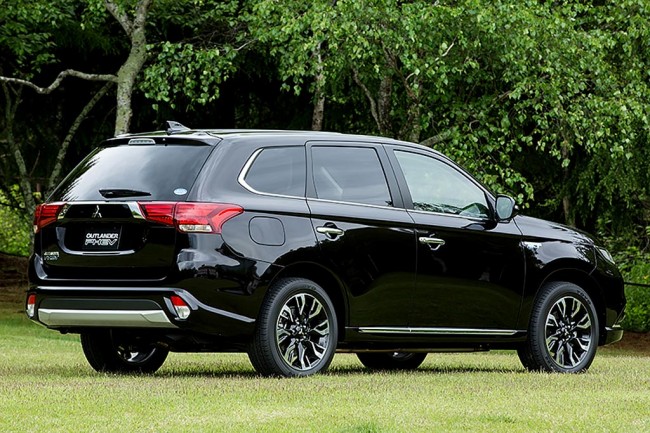 Обновленный Outlander PHEV Обновленный Outlander PHEV