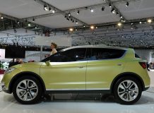 Suzuki S-Cross на автосалоне в Париже