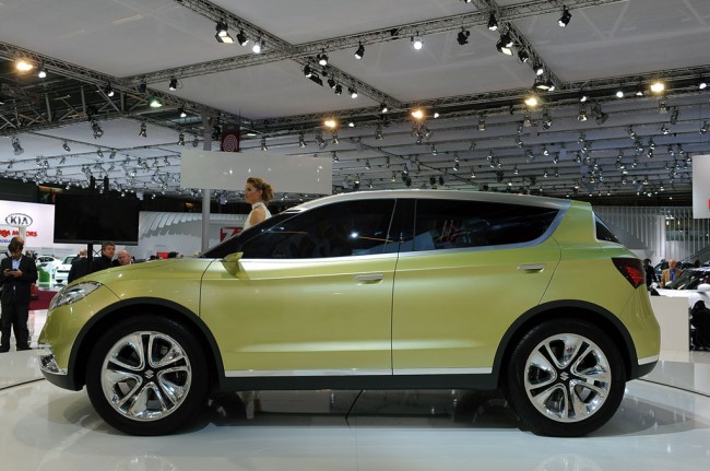 Suzuki показала в Париже S-Cross Concept Suzuki показала в Париже S-Cross Concept