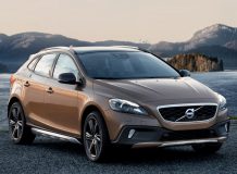 Фото новой Volvo V40 Cross Country 2016
