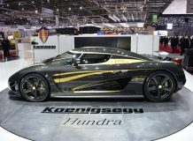 Золотой Koenigsegg Agera S Hundra