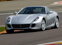Серебритая Ferrari 599 Firano