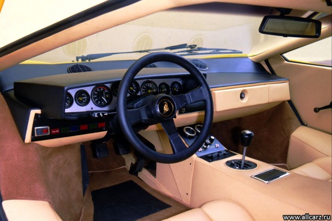 Фото салона Lamborghini Countach Фото салона Lamborghini Countach