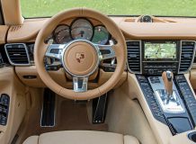 Фото салона Porsche Panamera