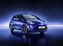 Фото Toyota Yaris 2018 в новом кузове