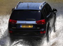 Peugeot 4007 фото