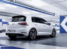 Фото Volkswagen Golf GTE 2017 в новом кузове