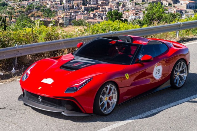 Эксклюзивный Ferrari F12 TRS Эксклюзивный Ferrari F12 TRS