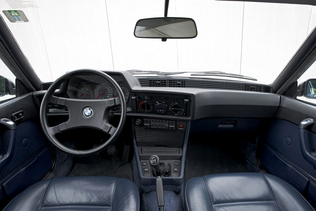 Салон купе BMW 6er (E24) Салон купе BMW 6er (E24)