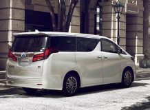 Фото Toyota Alphard 2018 в новом кузове