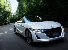 Автомобиль Honda S660