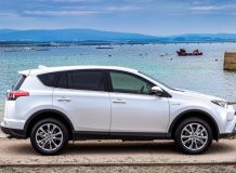 Фото Toyota RAV4 Hybrid 2016