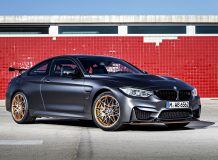 Фото новой БМВ М4 GTS